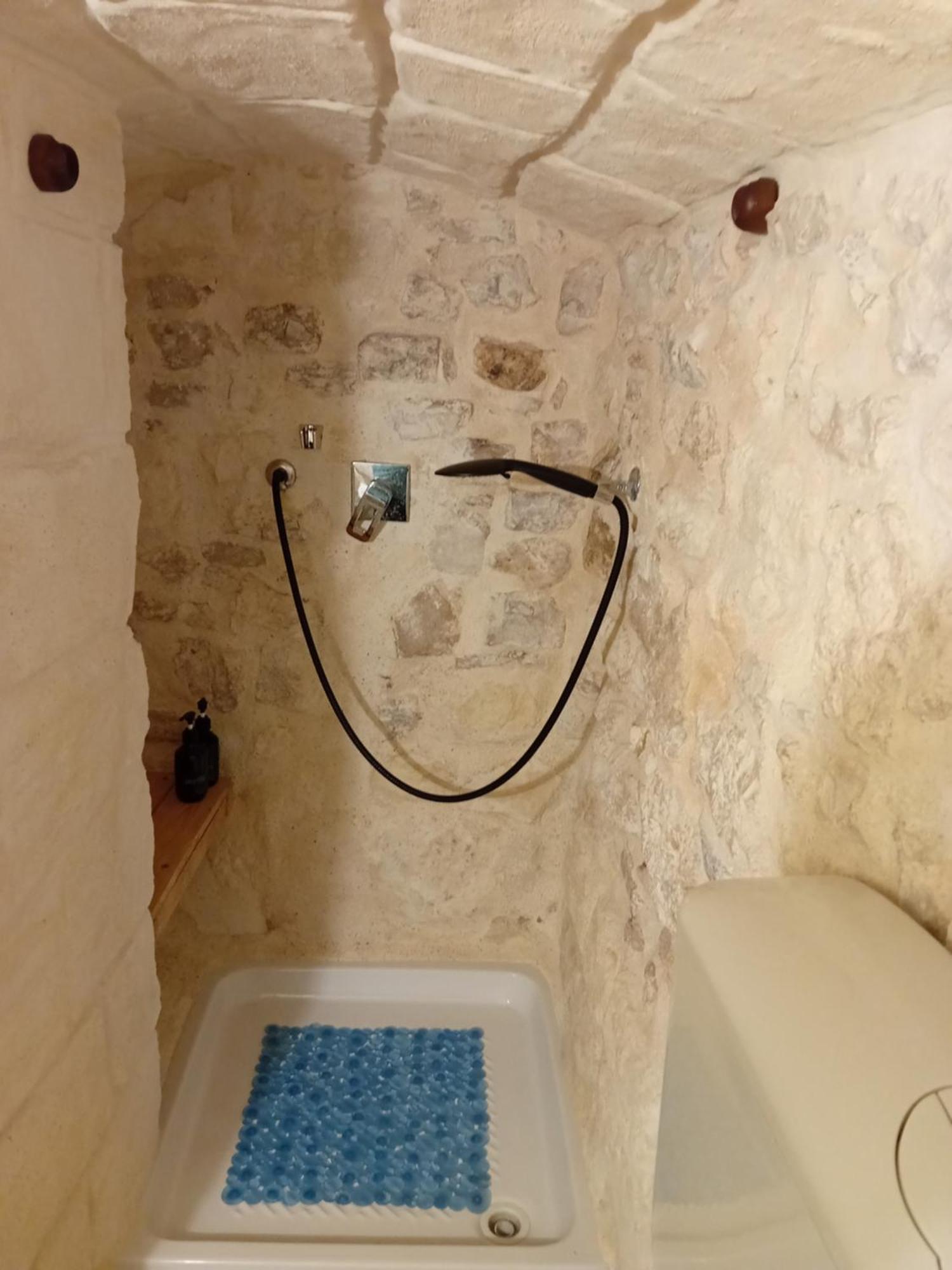 B & B La Grotta Bisceglie Eksteriør billede